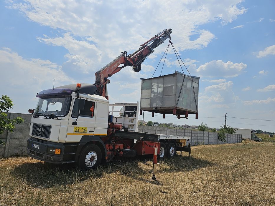 Camion cu macara de inchiriat (hiab)