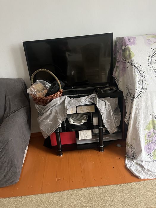 Телевизор в хорошем состояние