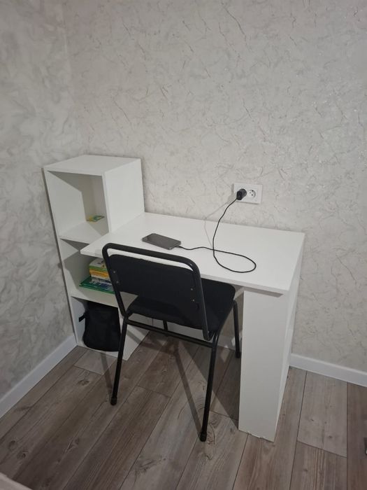 Продам учебный стол