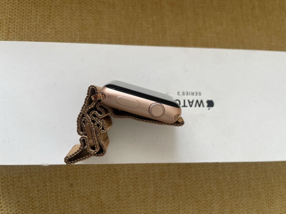 Apple Watch series 3 gold
