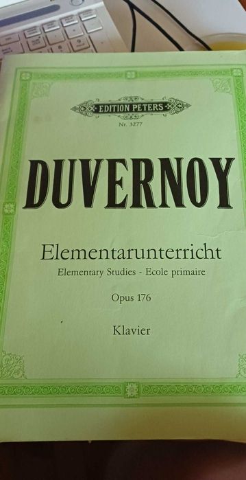 Учебници за пиано и солфеж