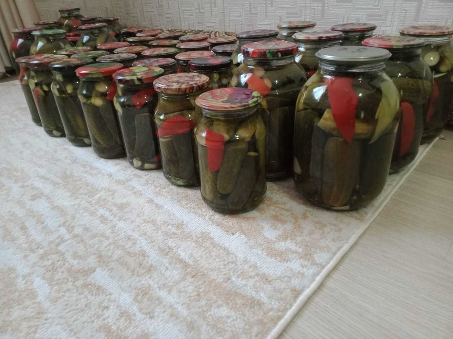 Соленые огурцы.. домашние . варенье  осенние салаты.