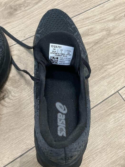 Кроссовки asics, оригинал, 37,5р новые
