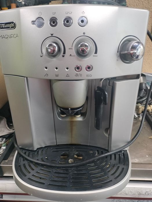 Aparat cafea boabe DeLonghi