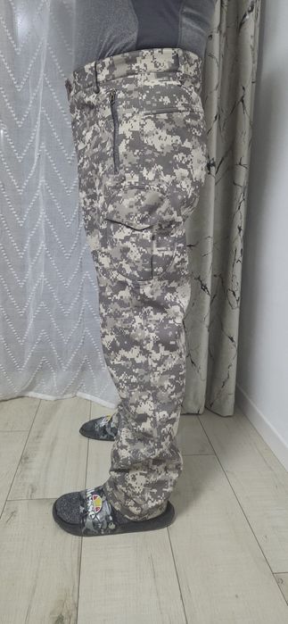 Pantaloni barbati camuflaj