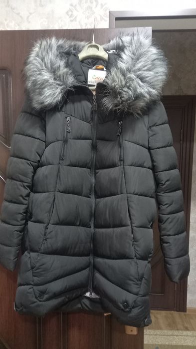 Продаётся женская тёплая куртка