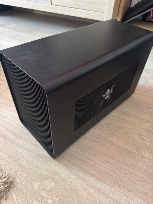 Razer Core X Chroma, enclosure / suport pentru placă video externă, Thunderbolt 3 USB-C.
