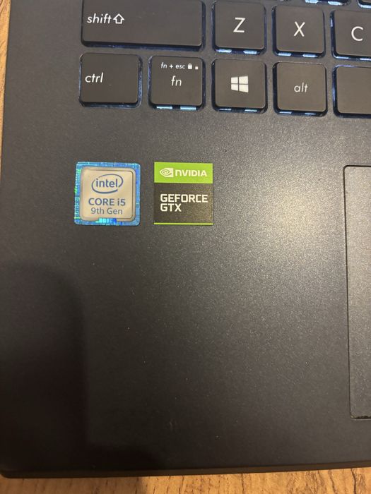 Laptop Asus X571GD, arata ca nou si upgrade facut