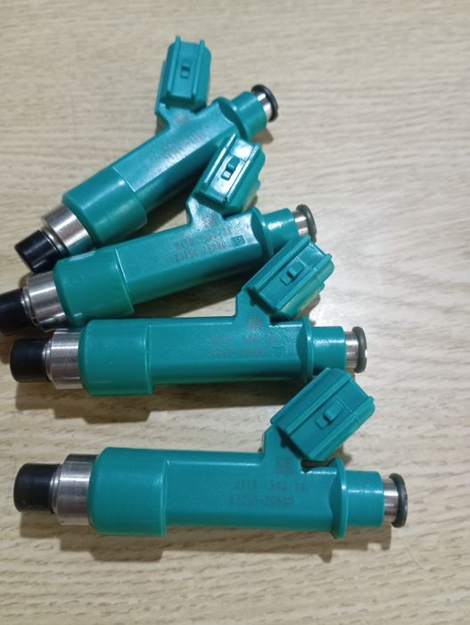 Срочно продам форсунки от Рав4