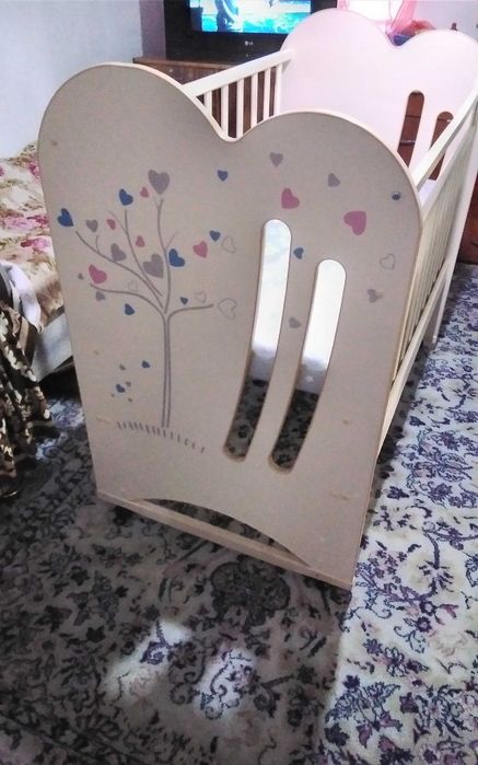 Детская кроватка