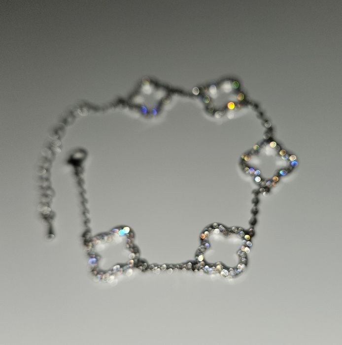 Гривни Van Cleef & Arpels Alhambra