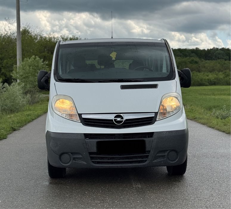 Opel Vivaro / AUTOMAT / 8+1 locuri / Euro 5 / 2.0 cdti / LUNG
