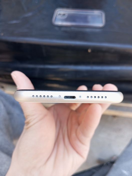 Iphone 11. 4/64gb Aybi yoq