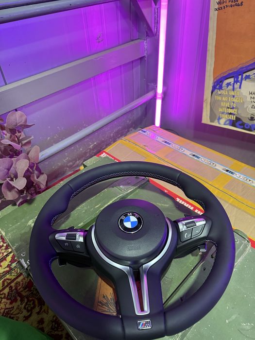 Volan M pentru BMW F10 F15 F20 F25 F30 F32 F36 F48 F80 F82