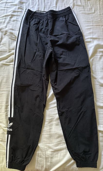 Pantaloni de trening adidas