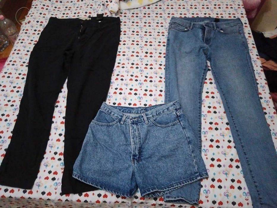 Vând lot haine descrierea mai jos