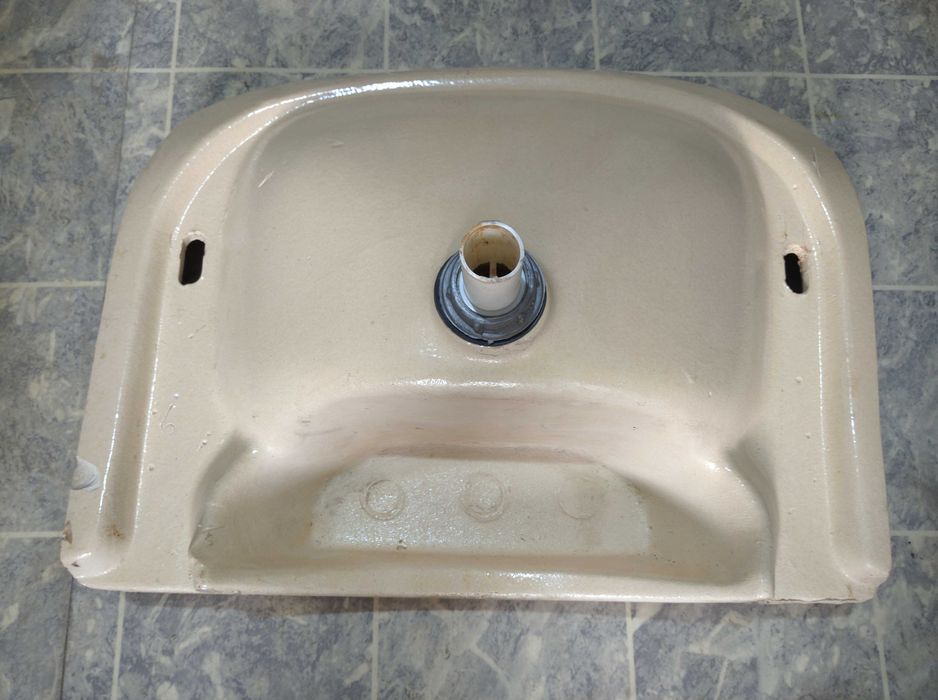 Раковина, умывальник.