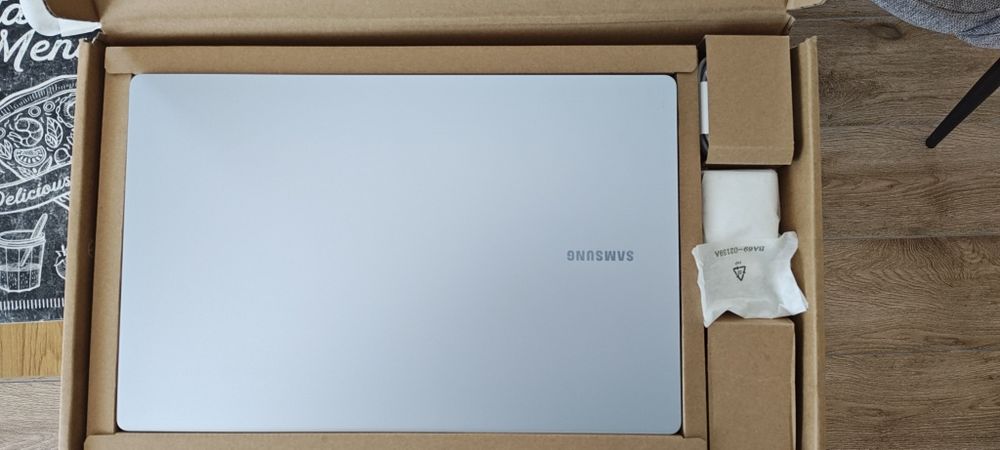 Laptop Galaxy Book Edge