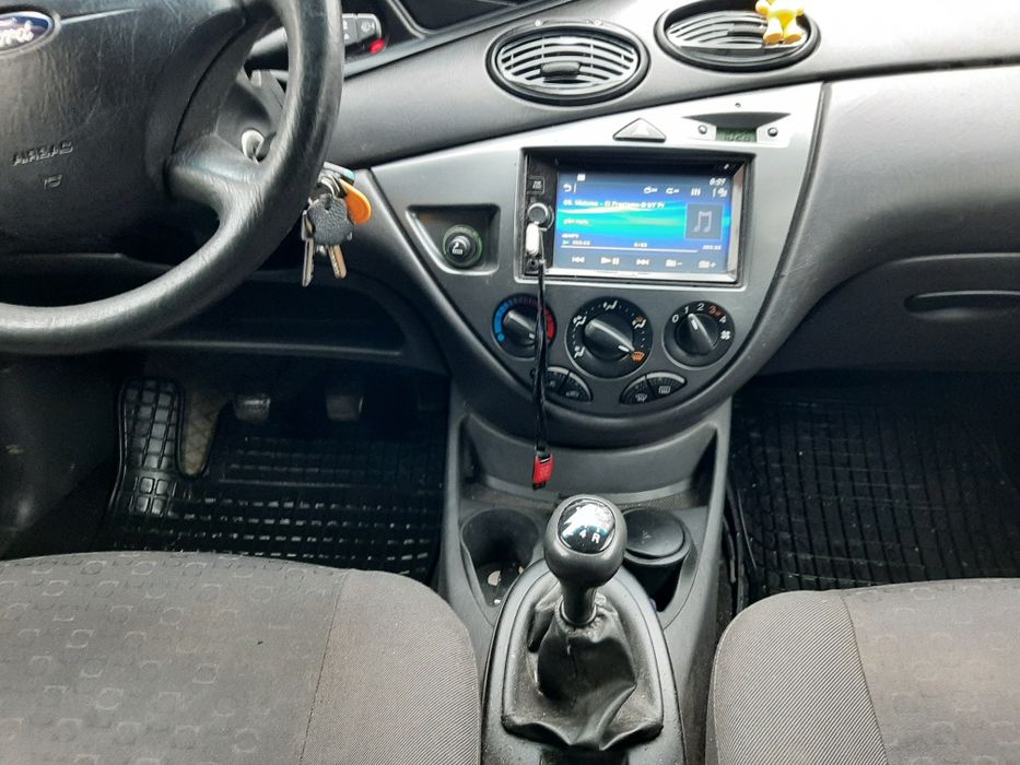 Vand urgent ford focus 1,6 2002 în stare buna