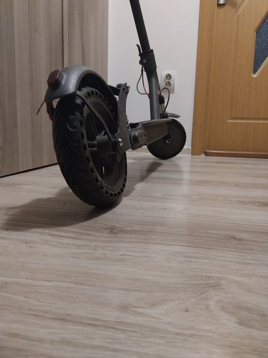 Trotineta Electrica Xiaomi M365 + Boxa JBL Go 3