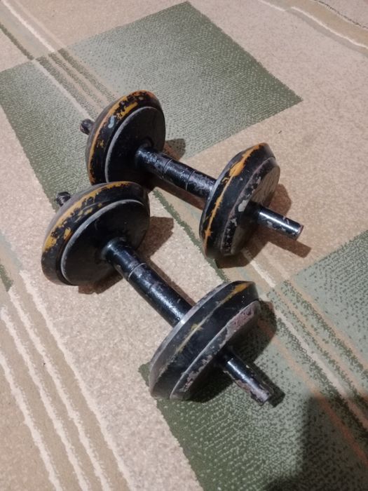 Продам гантели пару штук
