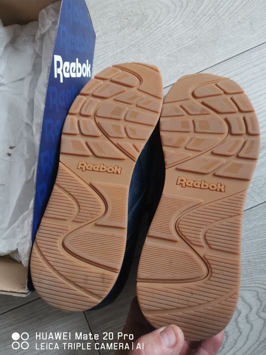 Продавам чисто нови маратонки Reebok 44