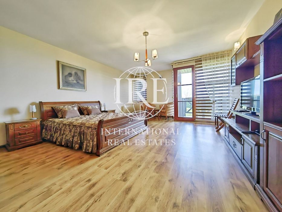 Забележителен имот в тоскански стил на брега на морето! Спираща дъха