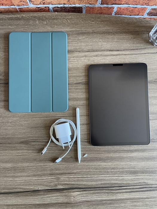 IPad Air 5 (2022) M1 64GB Wi-Fi + Apple Pencil 2 + Accesorii
