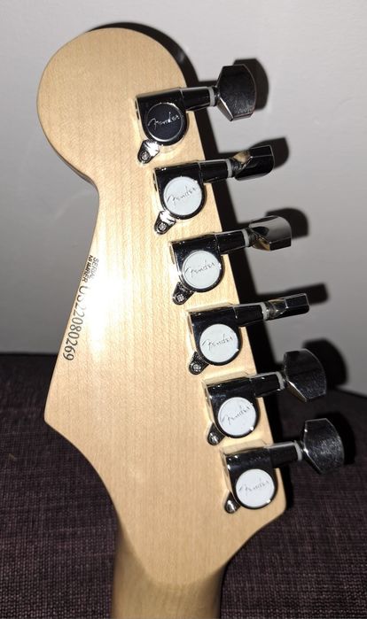 Vând chitară electrica Fender stratocaster