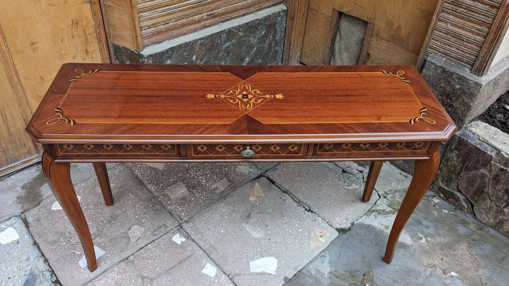 Консоль с инкрустацией, Румыния, красное дерево.
