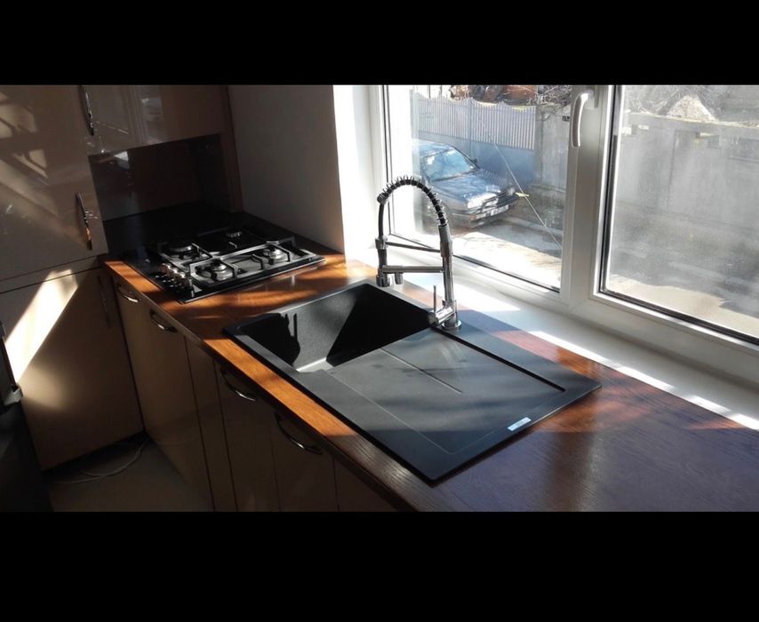 Vand Bucatarie facuta pe comanda cu insula