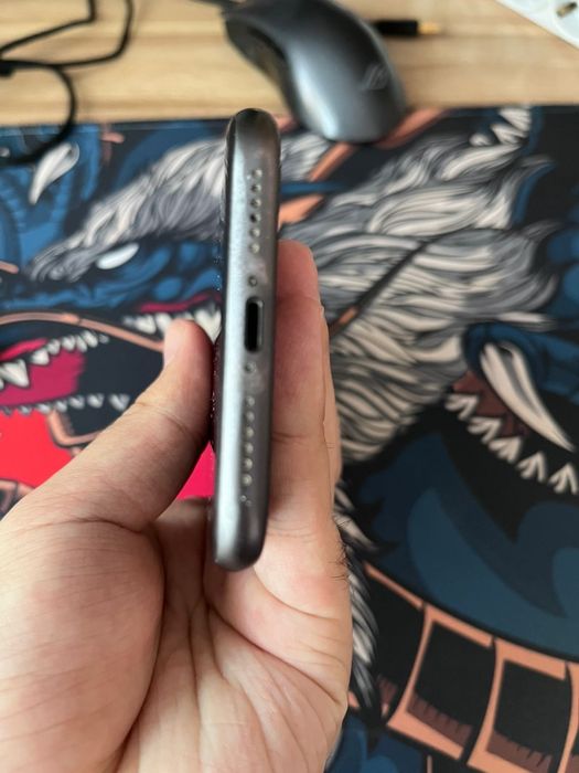 Iphone 11 в хорошем состояни