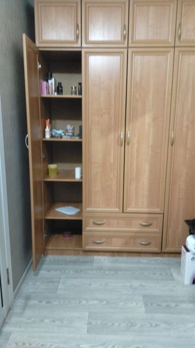 Шкаф почти новый