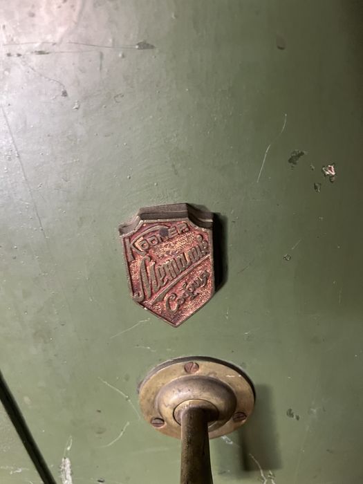 190/100/50 Метална масивна каса