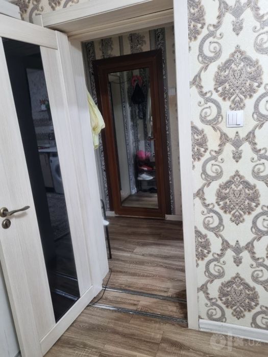 Продаётся 1-комнатная квартира в центре Чирчика