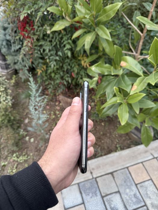 Iphone x ayfon x 256gb LL/A qora ideal sotiladi aybi yo face ishlidi