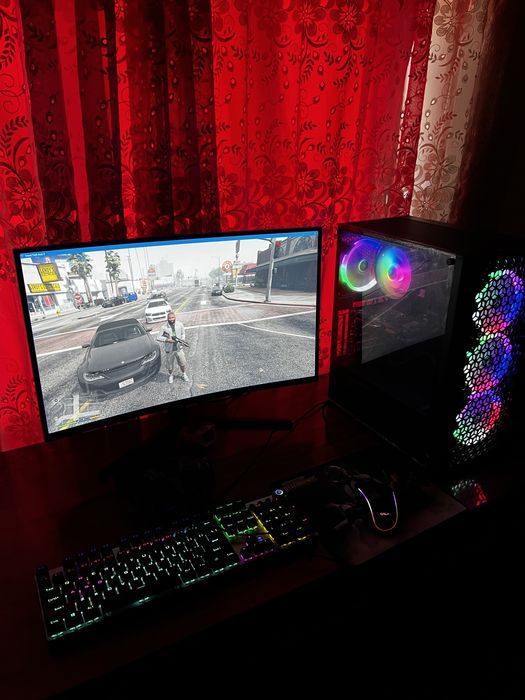 Kompyuter srochno sotiladi pochti yangidey kop ishlatiomagan kelishamz