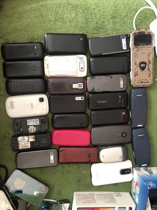 Продам телефоны рабочие и на запчасти
