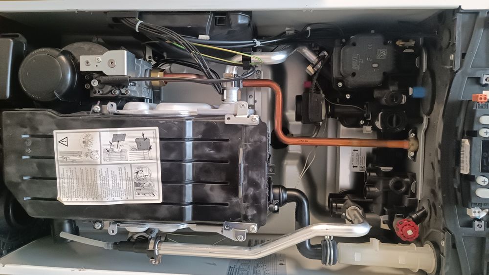 Centrala Ariston Cares Premium 24