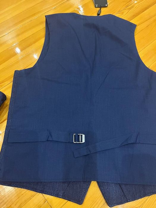 Продается жилет , брюки и штаны оригинал