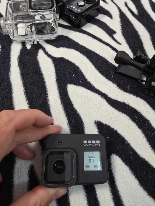 Go Pro Hero 8 Black - full pachet si accesorii