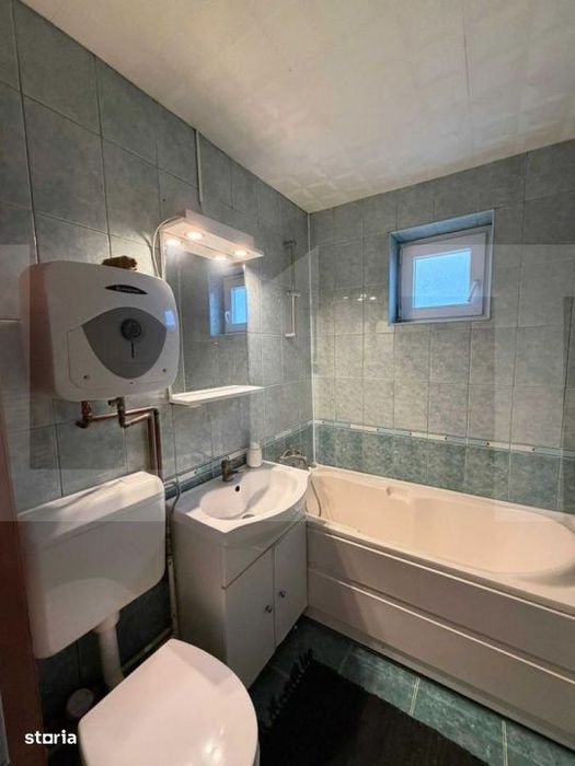 Apartament cu 3 camere, geam la baie, Vlaicu