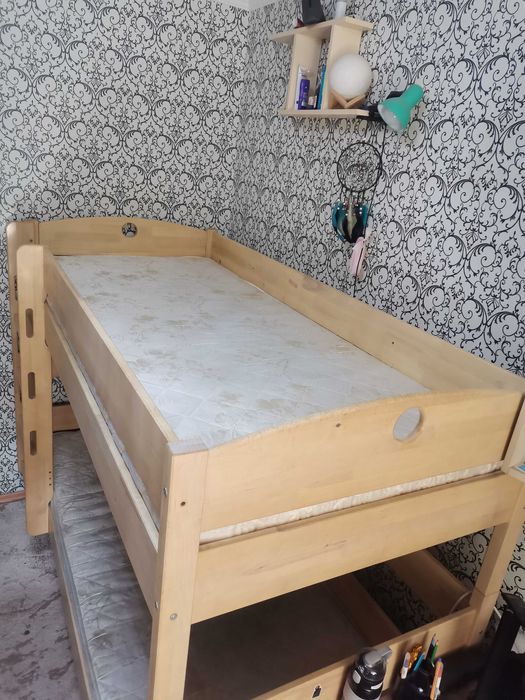 Кровать двухъярусная