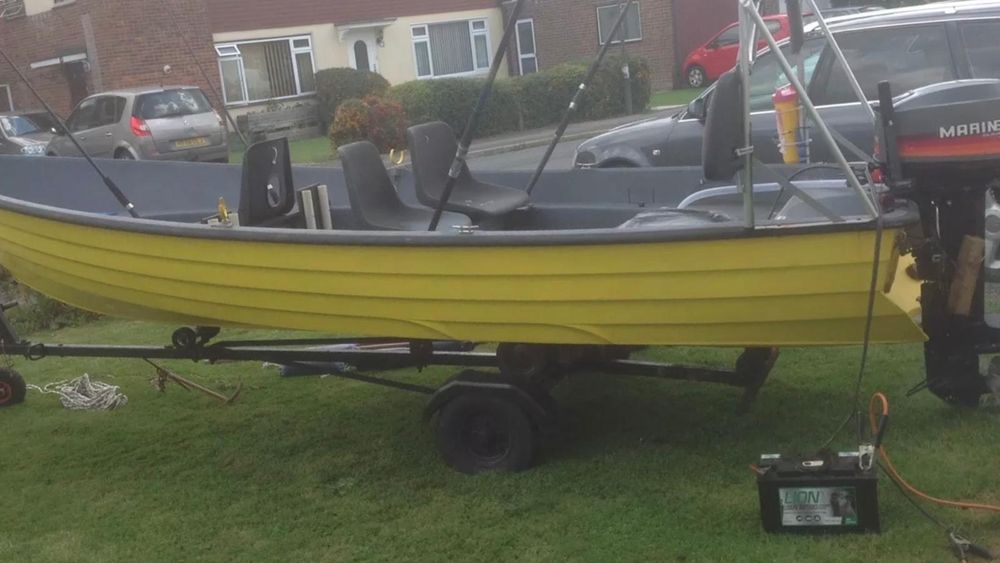 Лодка,двигател,колесар