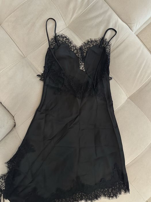 Сатенена рокля с дантела Zara
