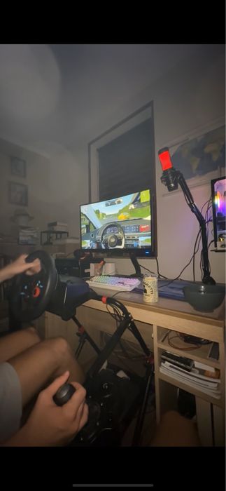 Logitech G29 + schimbător + pedale + stand MYRIA MG7424