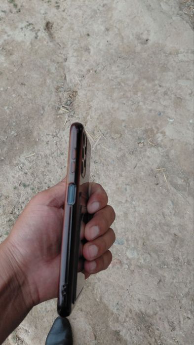 Samsung a 13 yaxshi holatda