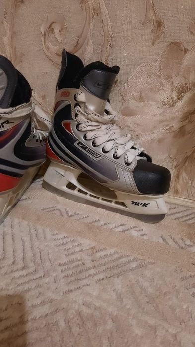 Хоккейные коньки BAUER