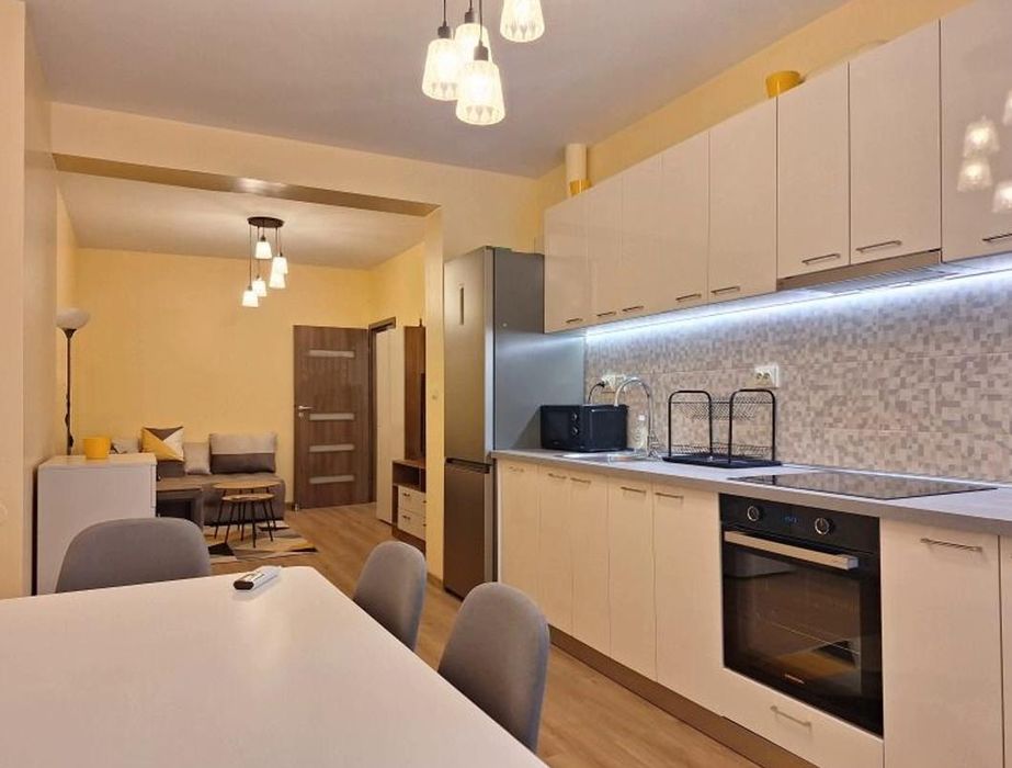 Тристаен, под наем, Център-ЦУМ