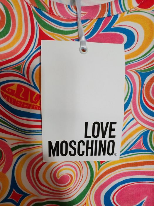 Tricou Love Moschino.